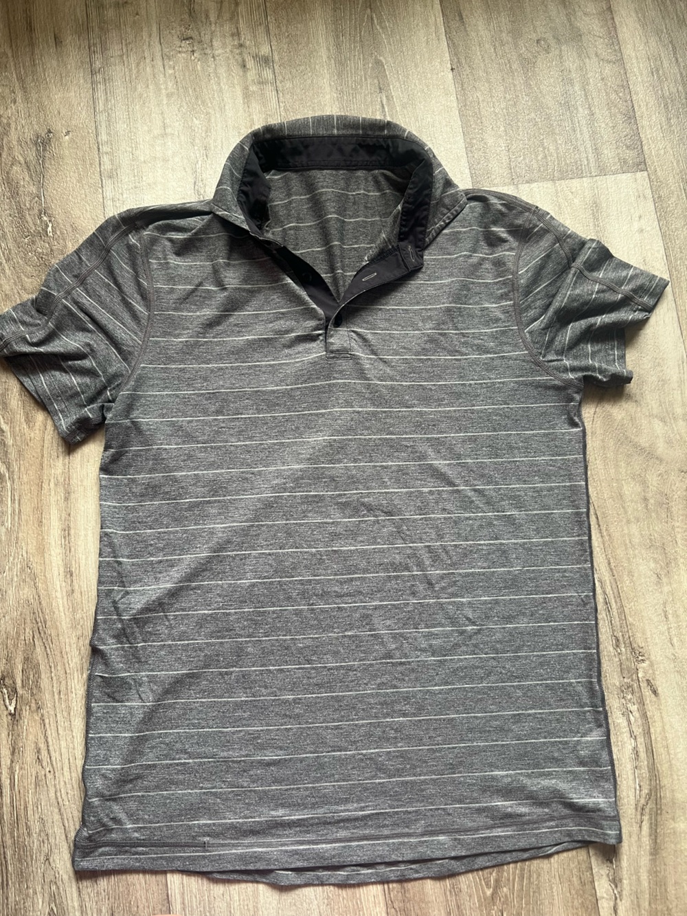 Lululemon Polo Shirt Mens L Grey Striped Excellent Short Sleeve Tech Golf Top
